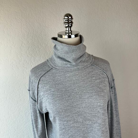 Free People We the Free Top Tara Split Back Turtleneck Oversized size Small Boho - Picture 3 of 10